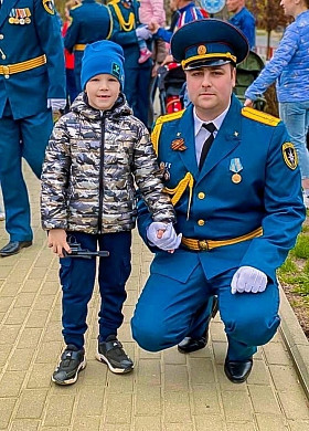 Сотрудники МЧС поздравляют жителей Ивановской области с Днем отца